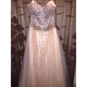 A prom/formal dress